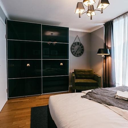Luxury Downtown Appartement Mit Garage Graz Esterno foto