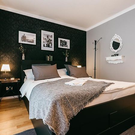 Luxury Downtown Appartement Mit Garage Graz Esterno foto