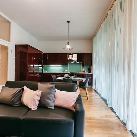 Luxury Downtown Appartement Mit Garage Graz Esterno foto