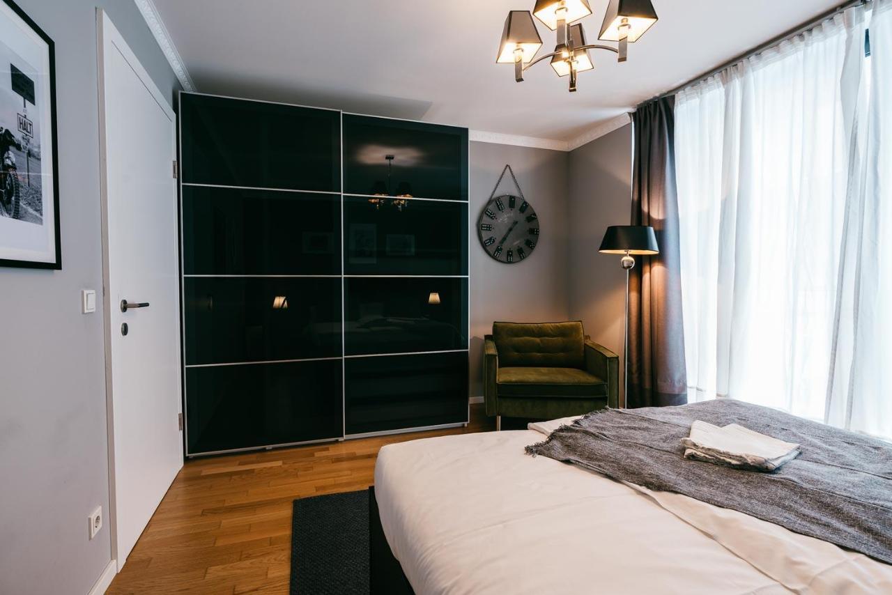 Luxury Downtown Appartement Mit Garage Graz Esterno foto