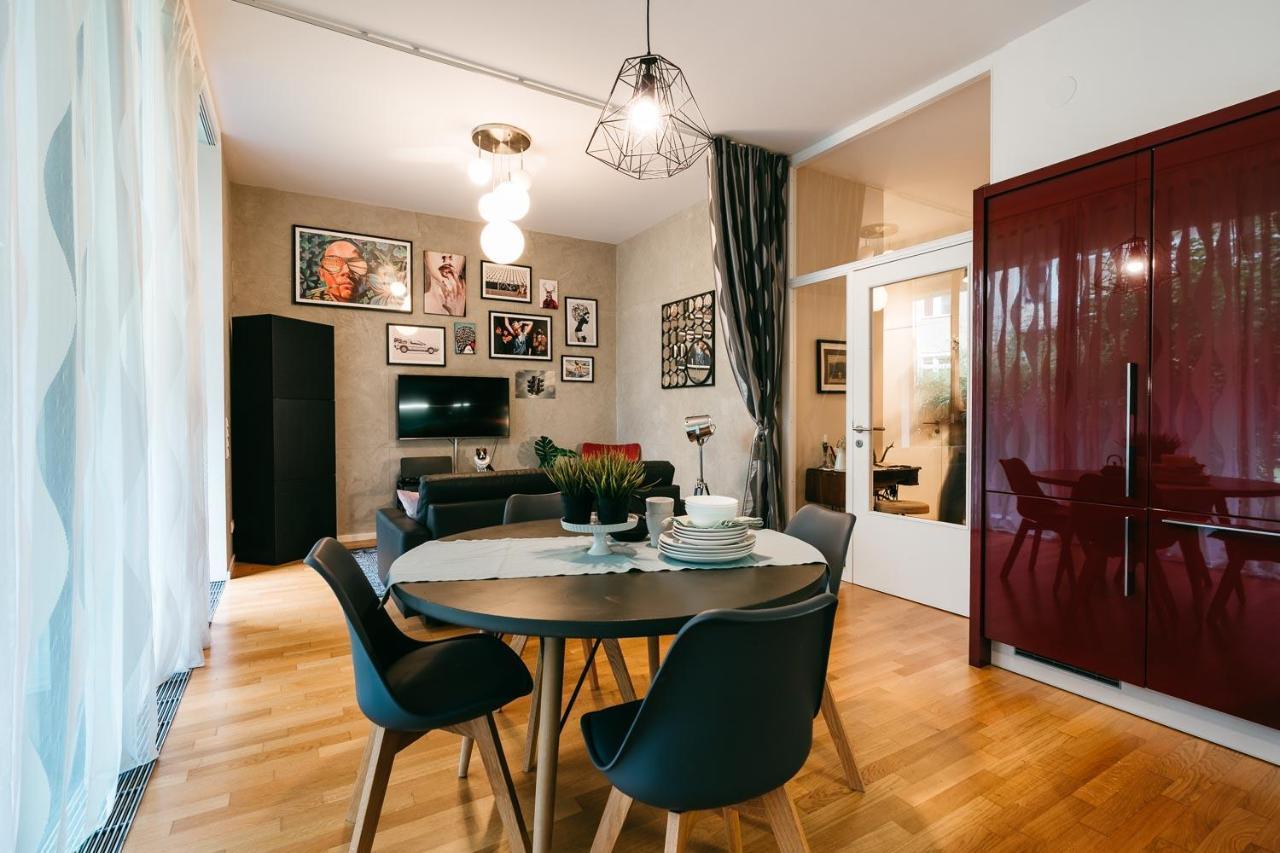 Luxury Downtown Appartement Mit Garage Graz Esterno foto